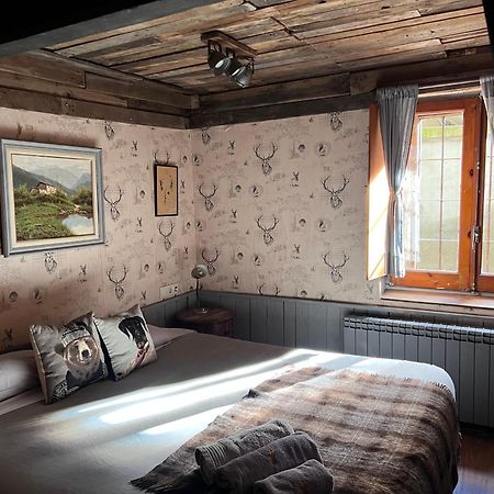Cabane Du Cerf Llivia Esterno foto